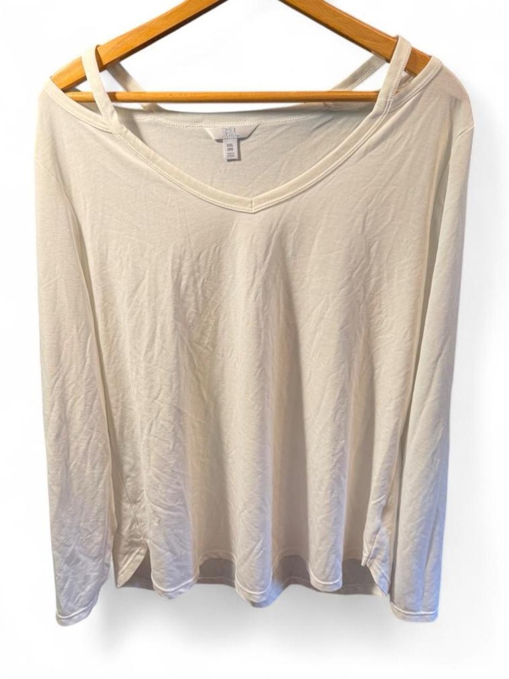 Time and Tru Cream V-Neck Long Sleeve Top